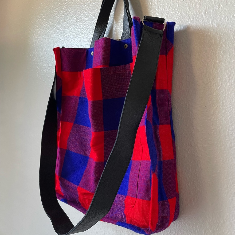 Feed Women Tote Bag - Tan and Black - Picture 8 of 12